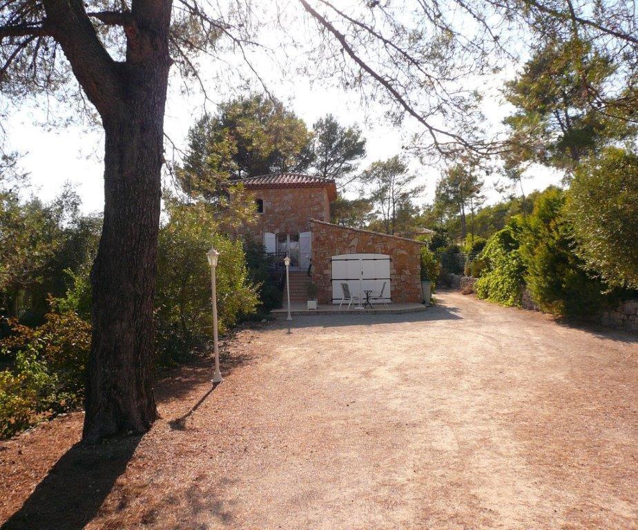 Bastide De L'Ovalie Gites Bagnols en Foret Bagian luar foto