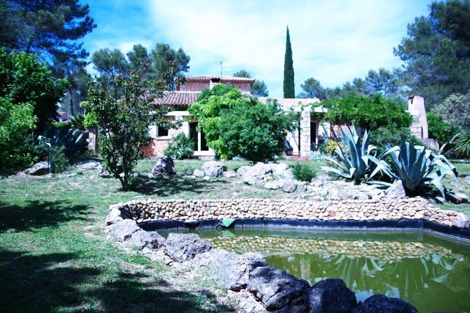 Bastide De L'Ovalie Gites Bagnols en Foret Bagian luar foto